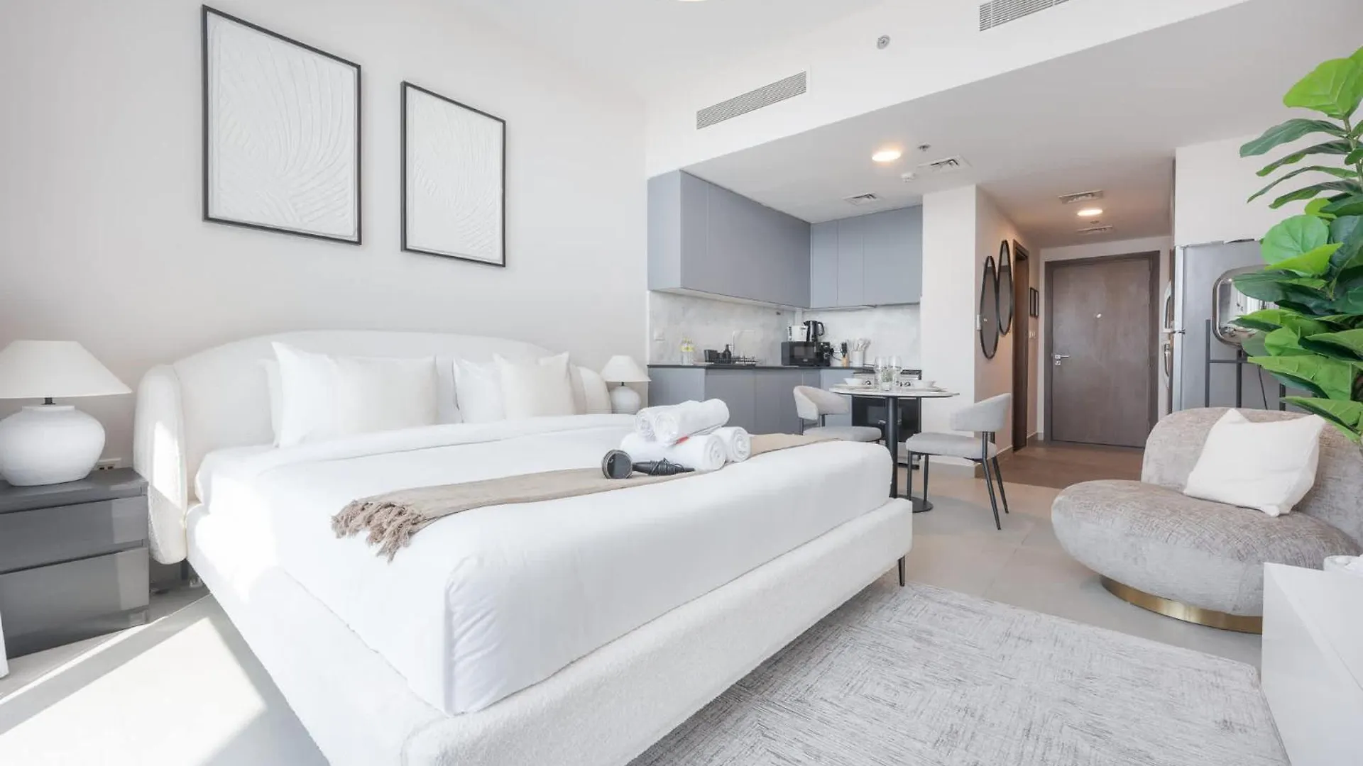 An Eye-Captivating Studio In Living Garden 2 Dubaj Zjednoczone Emiraty Arabskie